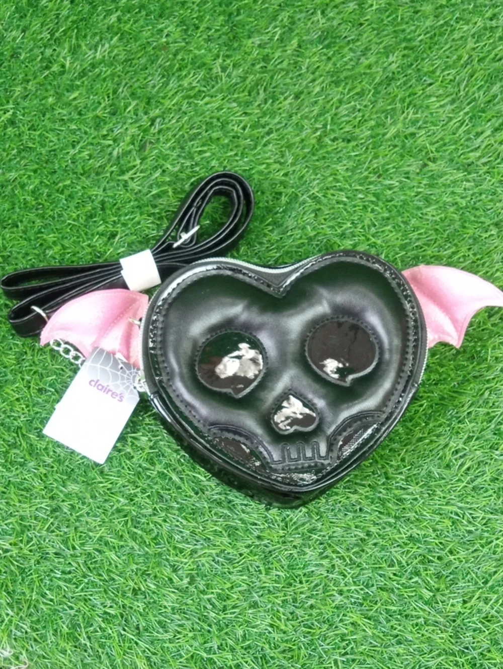 👻 Claire's Black Heart Skull Crossbody Bag with Pink Wings